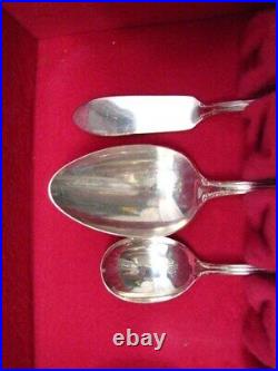 Rogers Remembrance 44 pc Silver Plate Flatware Set withBox Heavy Weight D