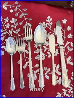 Silverware TREASURE 1940 Rogers Set In Wooden Chest Silverplate Overlay IS 49pcs