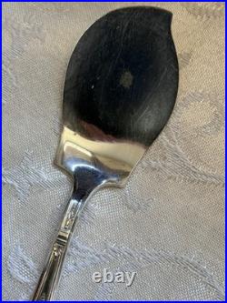 Stunning Well Maintained Art Noveau 1847 Rogers Ambassador Silverplate Set