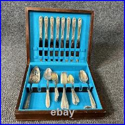 Tupperware Rose Silver Plate 36pc Wm Rogers Flatware Lot w Original Wood Box