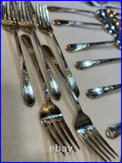 USA Massachusetts F. B. Rogers Silver plate Set Of Flatware 8-5PPS Plus Extras USA Massachusetts F. B. Rogers Silver plate Set Of Flatware 8-5PPS Plus Extras
