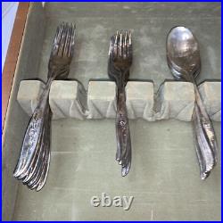 VINTAGE? 1847 Wm ROGERS Silverware Silver plate Magic Rose 42 Pieces