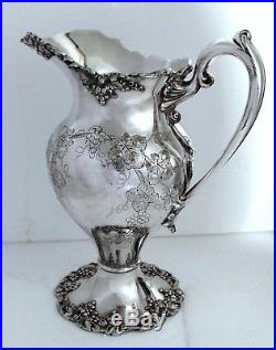 VINTAGE GRAPE 1847 ROGERS CHASED INTERNATIONAL TABLE WATER PITCHER 48 oz -10 ½