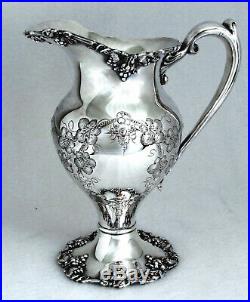 VINTAGE GRAPE 1847 ROGERS INTERNATIONAL CHASED WATER PITCHER 80 oz