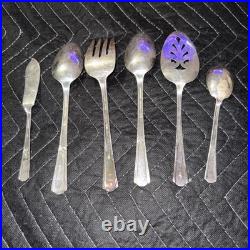VINTAGE Silver Plate 54 PC 8 Place Settings WM ROGERS MFG IS Silver plate with box