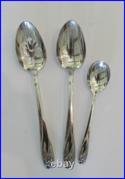 VTG. 1847 Rogers Bros Daffodil Pattern Silver Plate Flatware 51 Pieces EUC