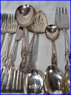 VTG 1950's WM Rogers Co. Extra Plate Magnolia 53 Piece Silverware & Serving Set