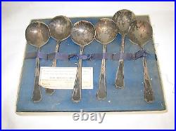 VTG 90 Pieces Wm Rogers silver Plate Set in box dining flatware serving utensils