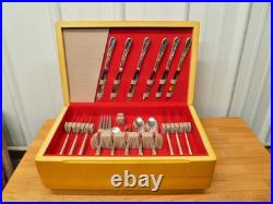 VTG WM ROGERS & SON 67 pc Silverplate Flatware set & Chest SPRING FLOWER PATTERN