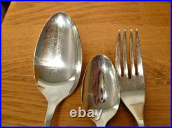 VTG WM ROGERS & SON 67 pc Silverplate Flatware set & Chest SPRING FLOWER PATTERN