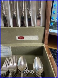 Vintage75pcs 1847 rogers brothers reflection silverplate with case+ center plate
