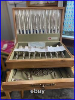 Vintage75pcs 1847 rogers brothers reflection silverplate with case+ center plate