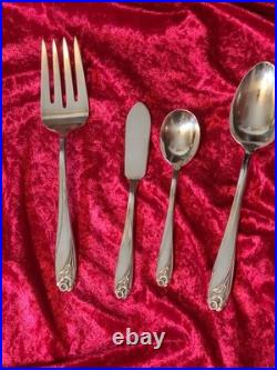 Vintage 1847 Rogers Bros Daffodil Pattern Silver plated Set 52 Pcs
