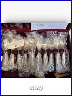 Vintage 1847 Rogers Bros Eternally Yours 47-Pc Silverplate Flatware Set with Chest Vintage 1847 Rogers Bros Eternally Yours 47-Pc Silverplate Flatware Set with Chest