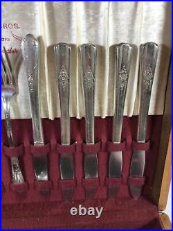 Vintage 1847 Rogers Bros IS 46 Pieces Silverware Set & Chest