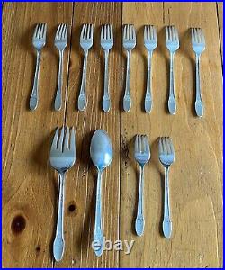 Vintage 1847 Rogers Bros IS First Love Silverware Set & Wood Case 48 pieces