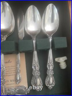 Vintage 1847 Rogers Bros IS HERITAGE 72 PCS Silverplate Flatware Service For 8