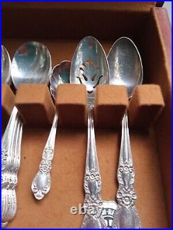 Vintage 1847 Rogers Bros IS HERITAGE 77 PCS Silverplate Flatware Service For 12