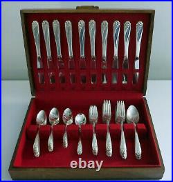 Vintage 1847 Rogers Bros IS Silverware Set Daffodil 58 Pieces in Wooden Box