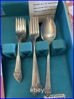 Vintage 1881 Rogers Oneida Flatware Plantation Silverware 50 Piece in Box 1948