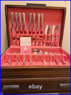 Vintage 1947 1881 Rogers Capri Silverplate Flatware Set 70 Piece Original Case