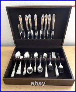 Vintage 68 Pc Wm. Rogers Devonshire Pattern Silver Plate Flatware Set withChest