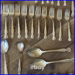 Vintage Roger's & Bro. Daybreak Elegant Lady 116 piece Silverware Set