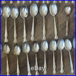 Vintage Roger's & Bro. Daybreak Elegant Lady 116 piece Silverware Set