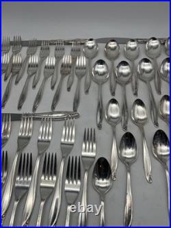 Vintage WM A Rogers Oneida Flowertime Silverplate Flatware 60pc Serves 12 Case