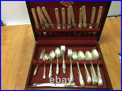 Vintage WM Rogers BELOVED Pattern Silverplate Flatware 88 pieces withcase 16 place