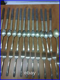 Vintage WM Rogers BELOVED Pattern Silverplate Flatware 88 pieces withcase 16 place