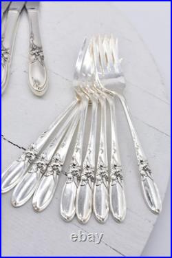 Vintage WM Rogers Extra Plate, 32 Piece Silverplate Service for 8 Flatware Set