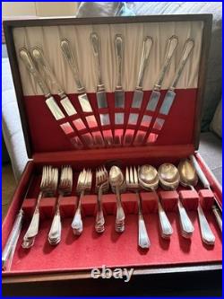 Vintage WM Rogers International Silver Co Flatware 50 Piece withcase silver plated