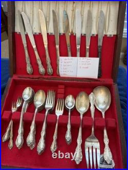 Vintage WM Rogers Mfgco. Extra Plate 59 Piece Set Original Rogers Withwooden Box