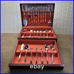 Vintage WM Rogers Oneida Silver Plated First Love Silverware 70 Piece Set Boxed