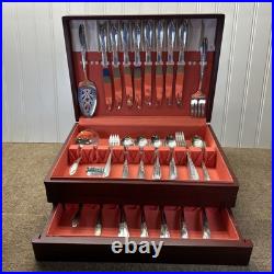 Vintage WM Rogers Oneida Silver Plated First Love Silverware 70 Piece Set Boxed