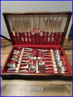 Vintage WM Rogers Overlaid IS Silverplate Flatware Set 88 Pc Wood Chest Vintage WM Rogers Overlaid IS Silverplate Flatware Set 88 Pc Wood Chest
