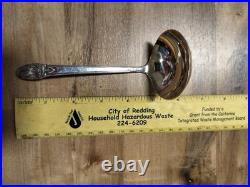 Vintage WM Rogers Overlaid IS Silverplate Flatware Set 88 Pc Wood Chest