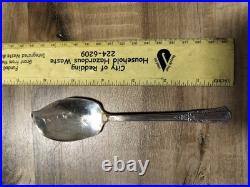 Vintage WM Rogers Overlaid IS Silverplate Flatware Set 88 Pc Wood Chest