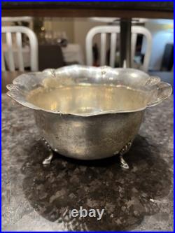 Vintage W M Roger's Silver plate Footed Bowl. Preowned And In Very Good Shape