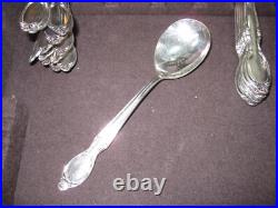 Vintage Wm Rogers IS Silver plate Flatware in a Reed & Barton Wood Case