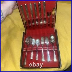 Vintage Wm. Rogers Mfg. Co. AA Jubilee Silverplate Flatware Set 55 Pieces