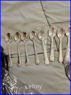 Vintage Wm Rogers & Son Silverplate Silverware Set In Original Wooden Box Vintage Wm Rogers & Son Silverplate Silverware Set In Original Wooden Box