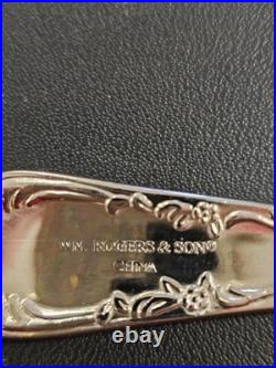 Vintage Wm Rogers & Son Silverplate Silverware Set In Original Wooden Box Vintage Wm Rogers & Son Silverplate Silverware Set In Original Wooden Box