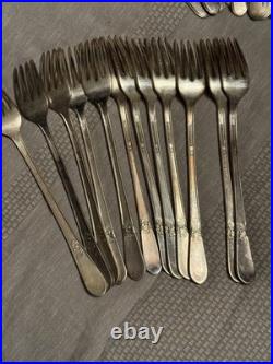 Vtg 1847 Rogers Bros First Love Silverplate Flatware Set with Wooden Chest 72