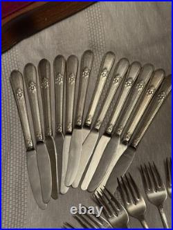 Vtg 1847 Rogers Bros First Love Silverplate Flatware Set with Wooden Chest 72
