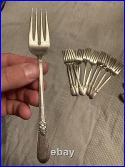 Vtg 1847 Rogers Bros First Love Silverplate Flatware Set with Wooden Chest 72