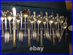Vtg 1881 ROGERS ONEIDA SILVERPLATE SET FOR 12 In anti-tarnish snap container