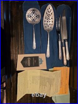 Vtg 1930s William Rogers Silverplate Flatware 52 Pc Set Silverware with Case Read