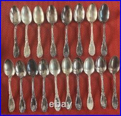 Vtg Rogers 1881 La Vigne Silverplate flatware set of 34